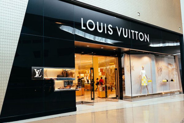 Thương hiệu nổi tiếng Louis Vuitton