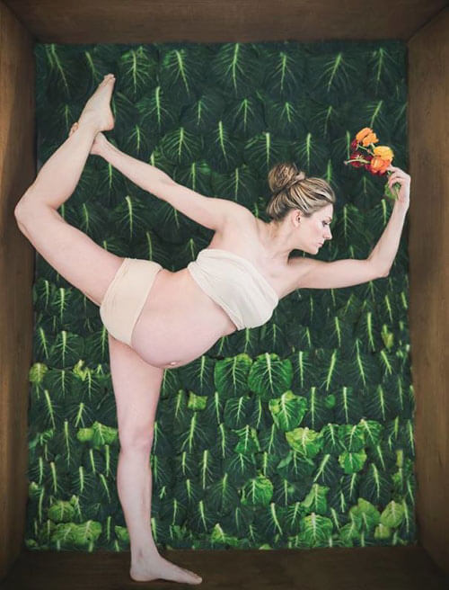 Concept chụp ảnh bầu đẹp tạo dáng yoga 