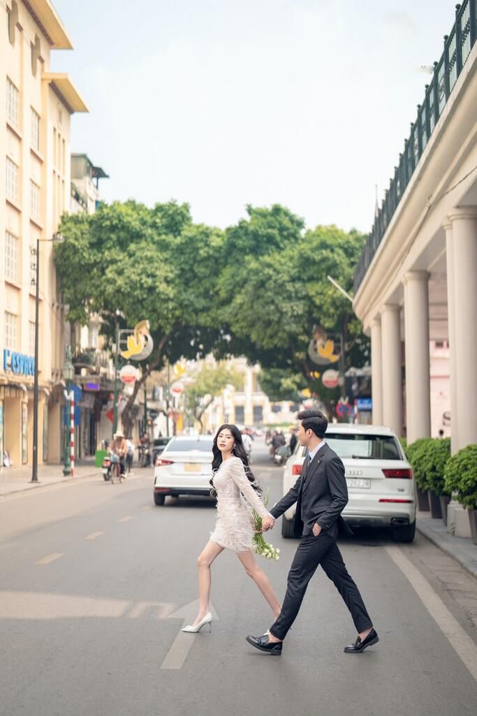 Concept chụp ảnh cưới đơn giản phong cách đường phố 